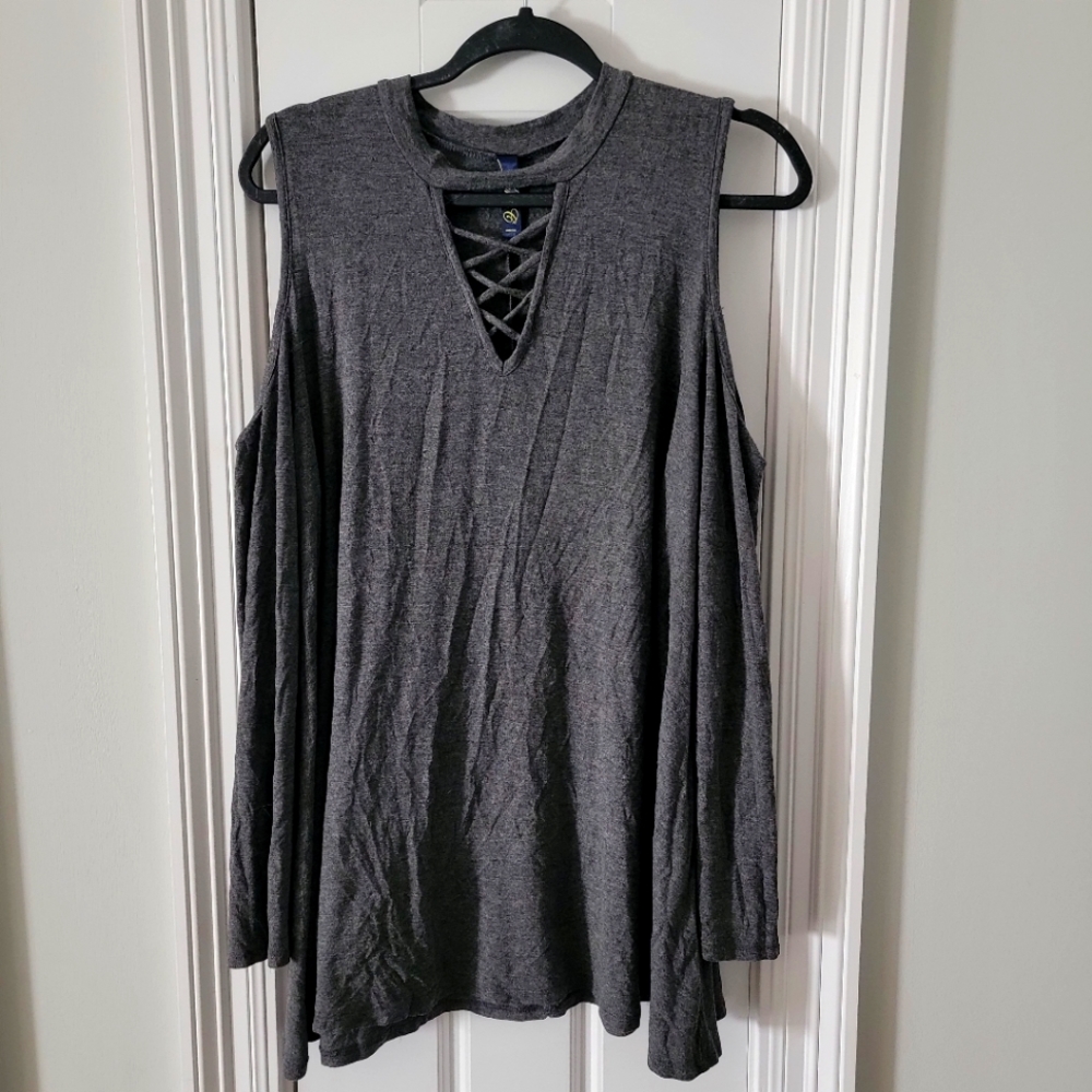 Off-shoulder blouse